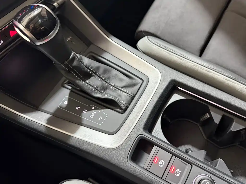 Audi Q3 2023 — фото 14