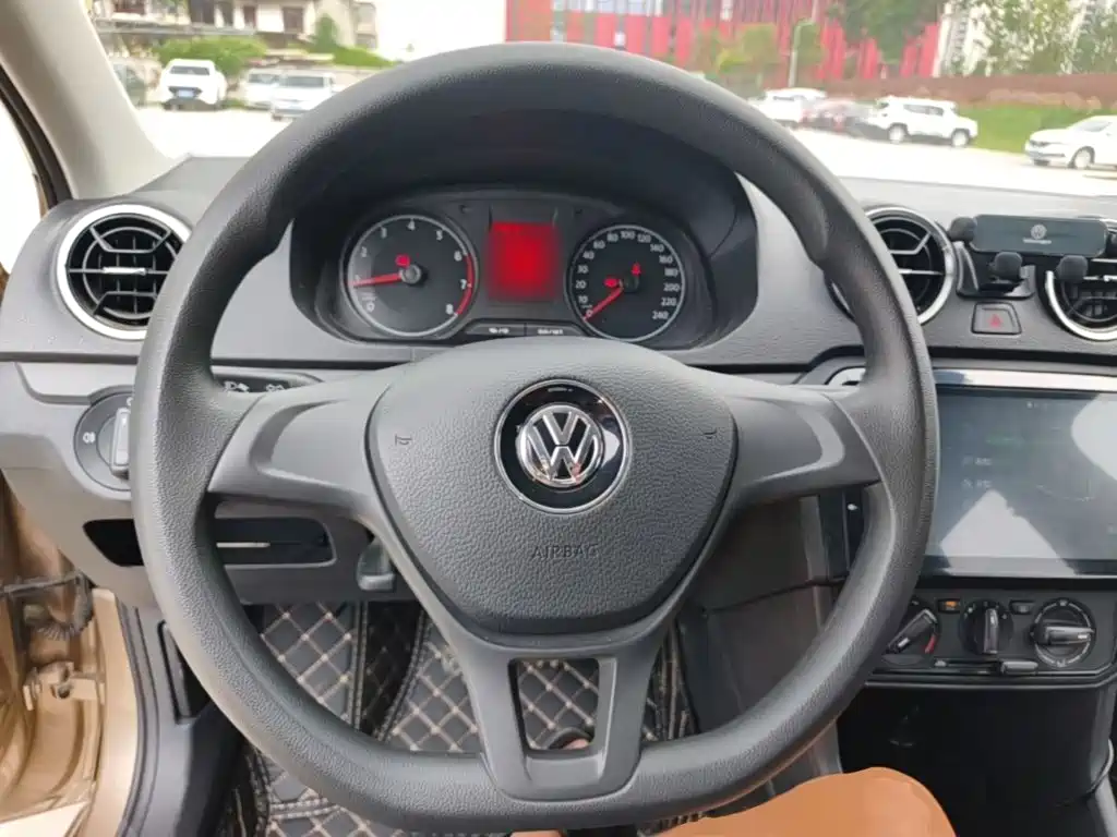 Volkswagen Jetta 2019 — фото 11
