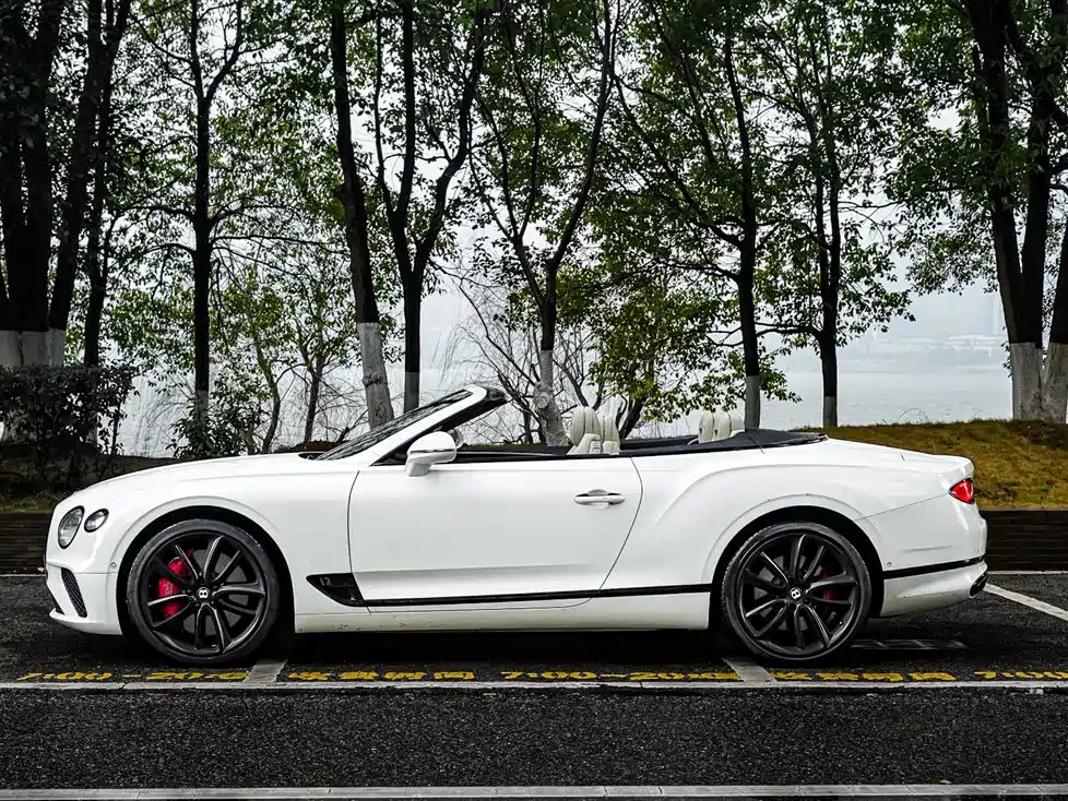 Bentley Continental 2021