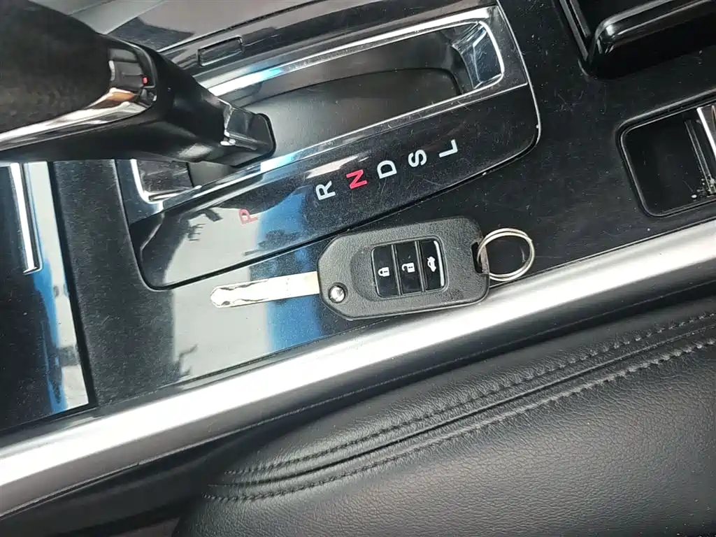 Honda Accord 2018 — фото 9