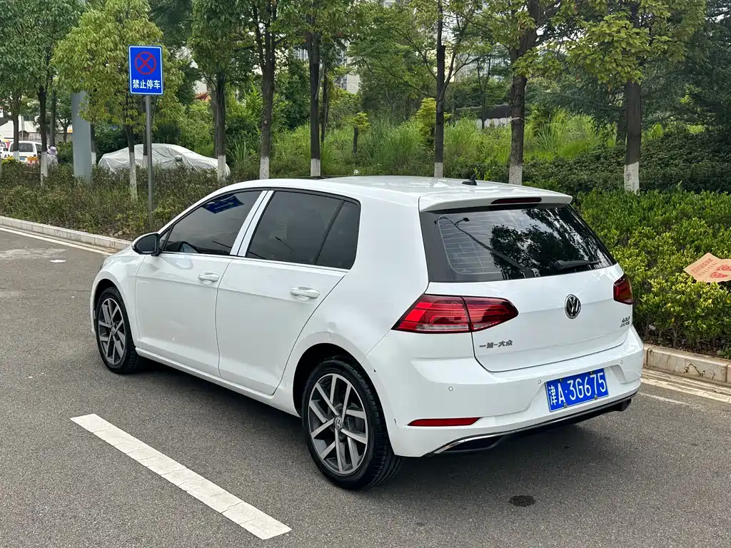 Volkswagen Golf 2020