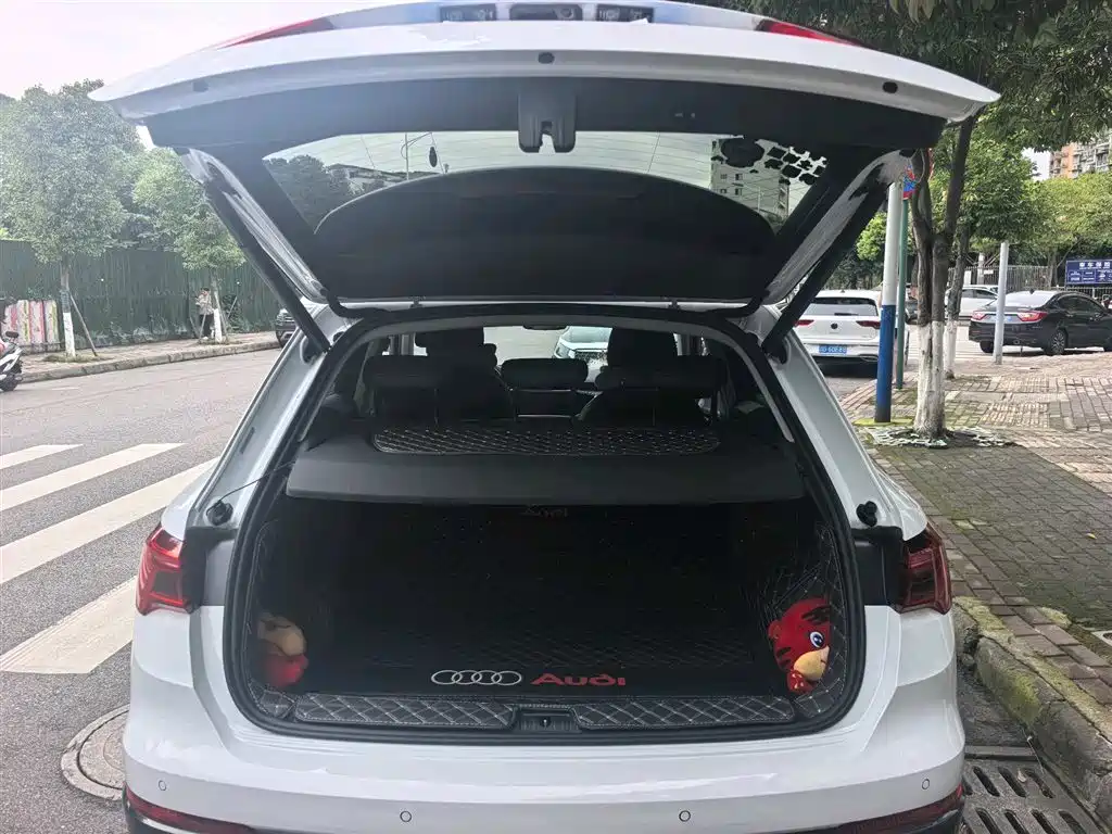Audi Q3 2021 — фото 10