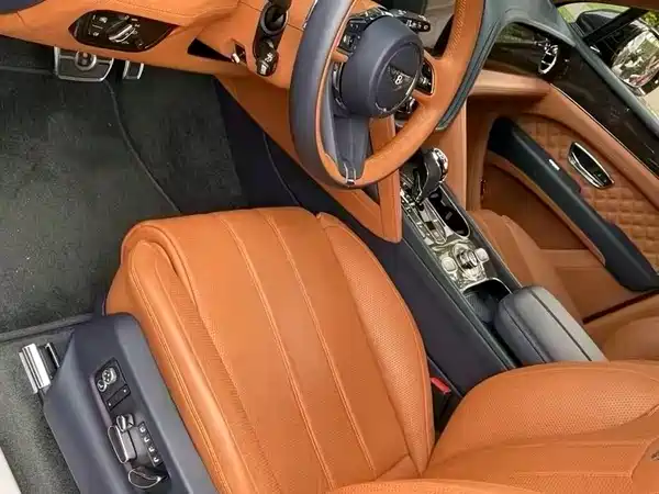 Bentley Bentayga 2021
