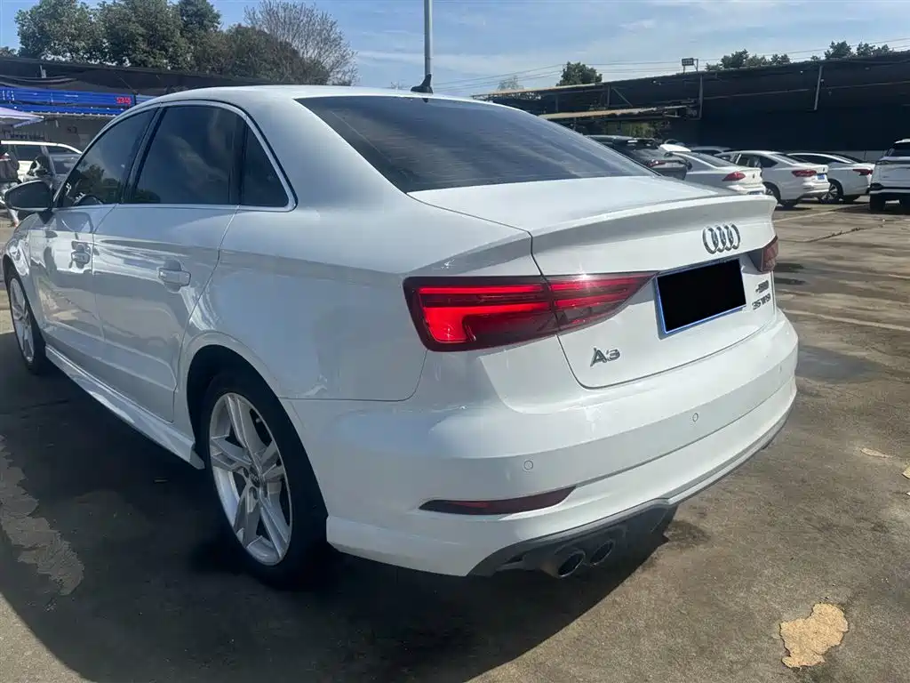 Audi A3 2019 — фото 12