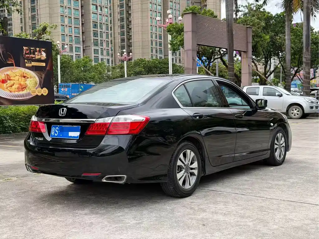 Honda Accord 2016 — фото 8