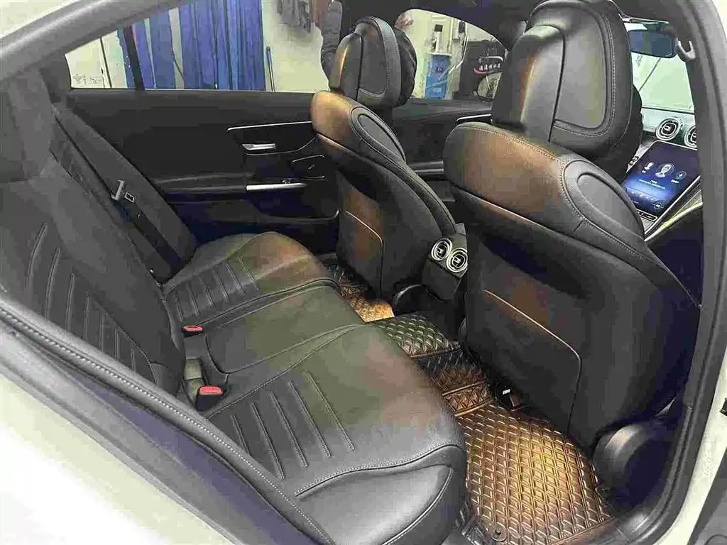 Mercedes-Benz C-Class 2023 — фото 6