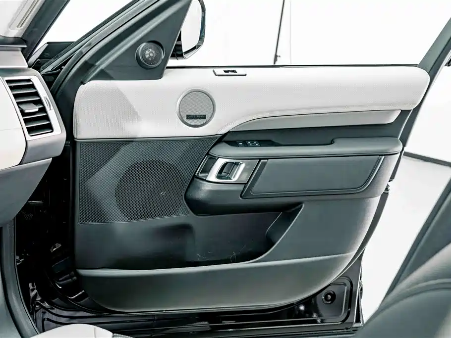Land Rover Discovery 2021 — фото 16