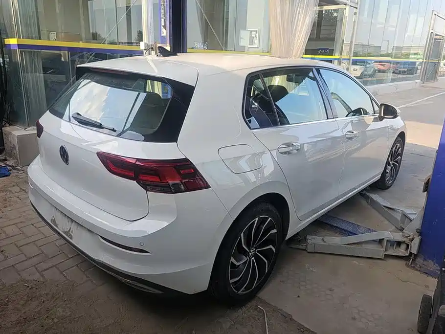 Volkswagen Golf 2021