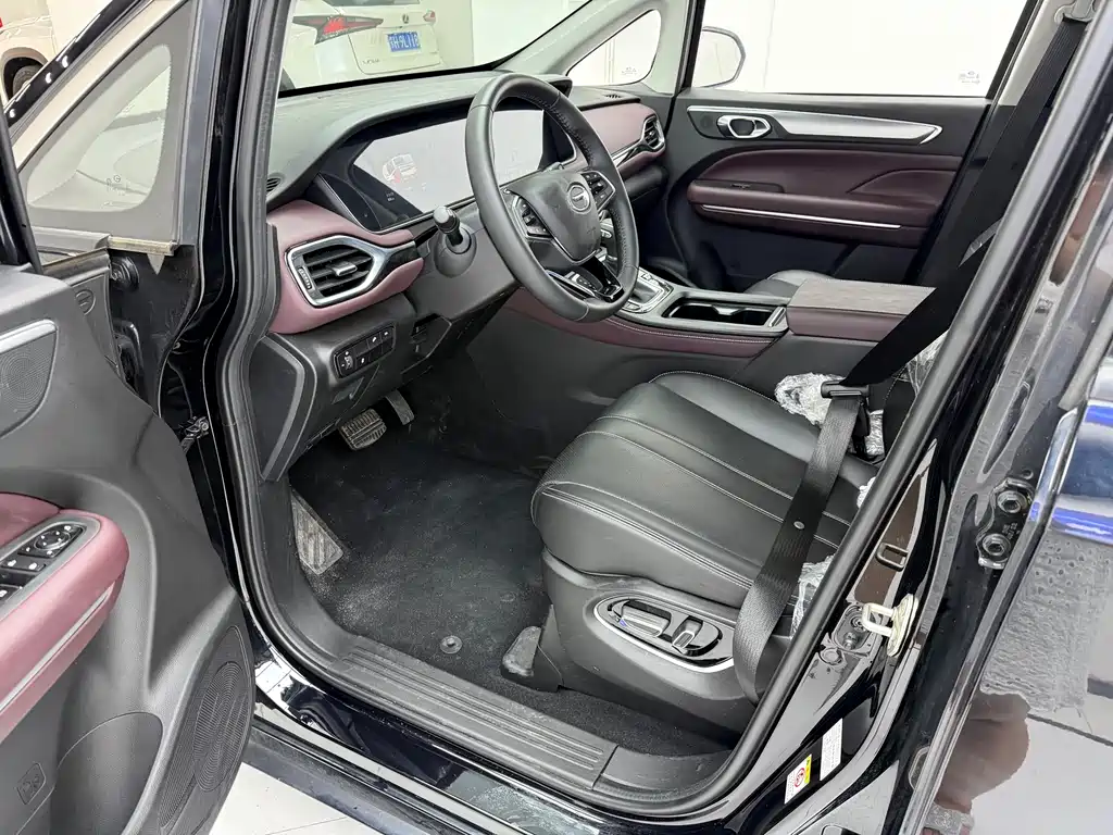 GAC Trumpchi M6 2022 — фото 12