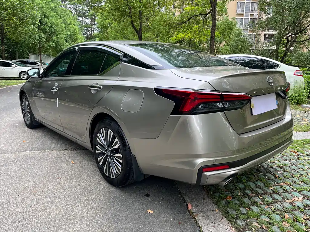 Nissan Teana 2024