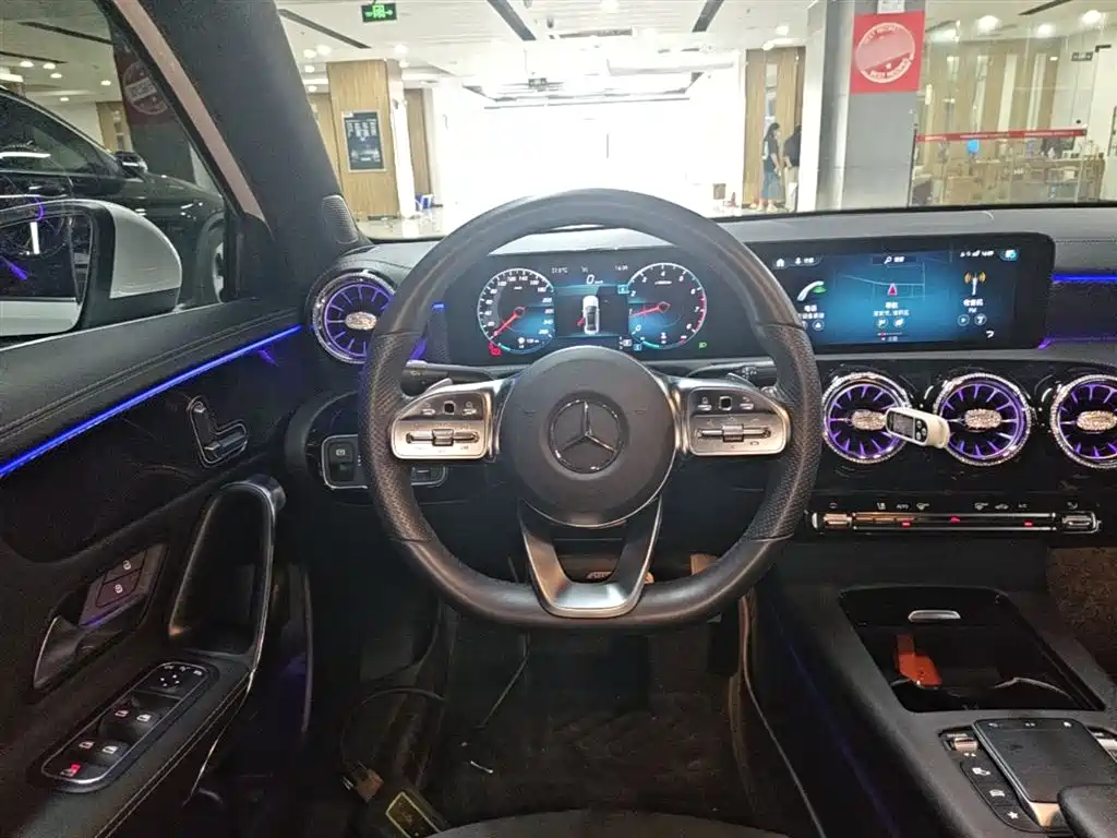 Mercedes-Benz A-Class 2021 — фото 11