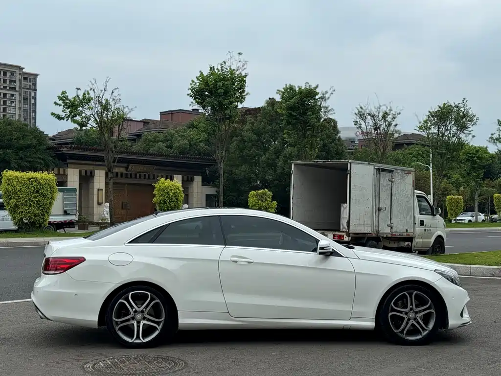 Mercedes-Benz E-Class 2015 — фото 12