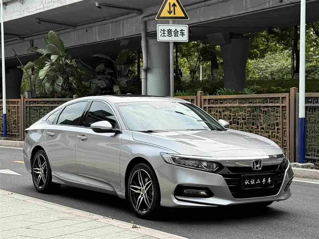 Honda Accord 2019 — фото 11