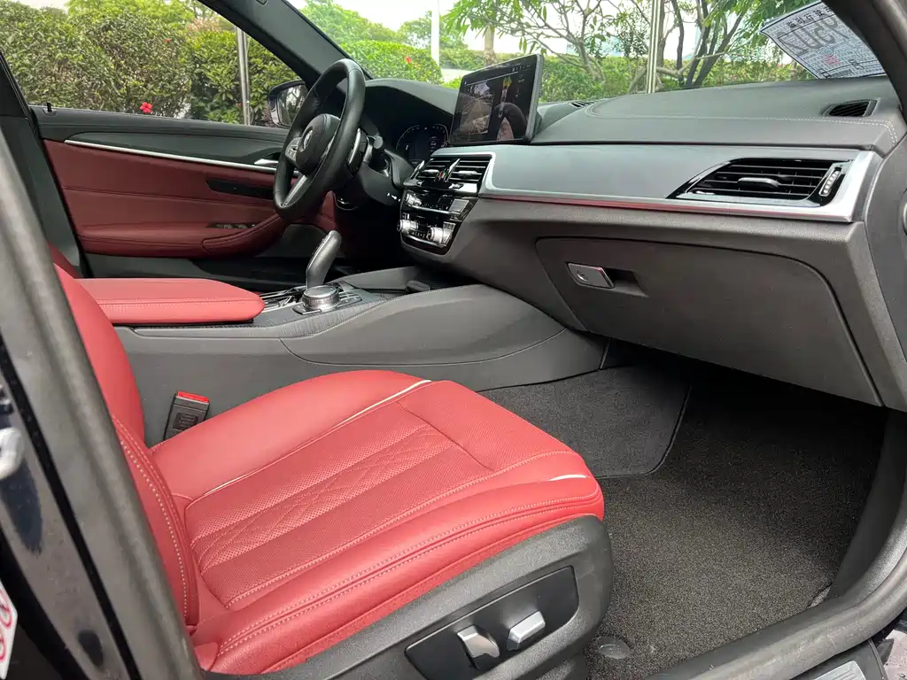 BMW 5 Series 2023 — фото 13