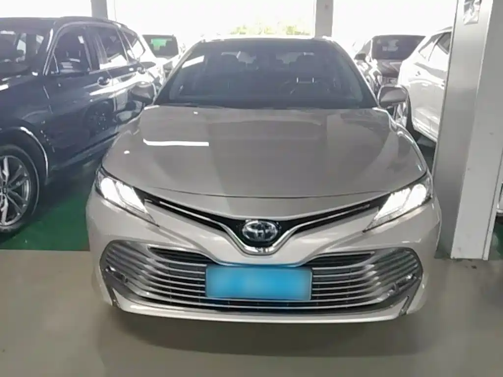 Toyota Camry 2019 — фото 3