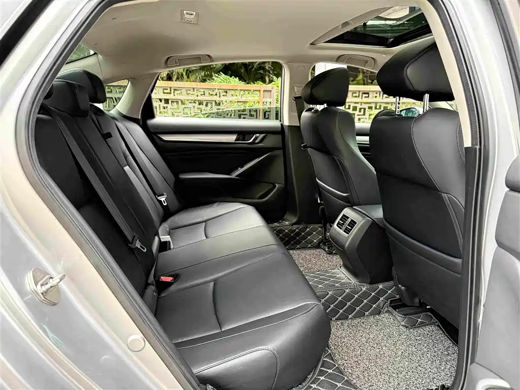 Honda Accord 2019 — фото 17