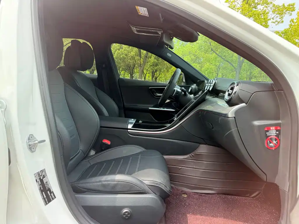 Mercedes-Benz C-Class 2023 — фото 15