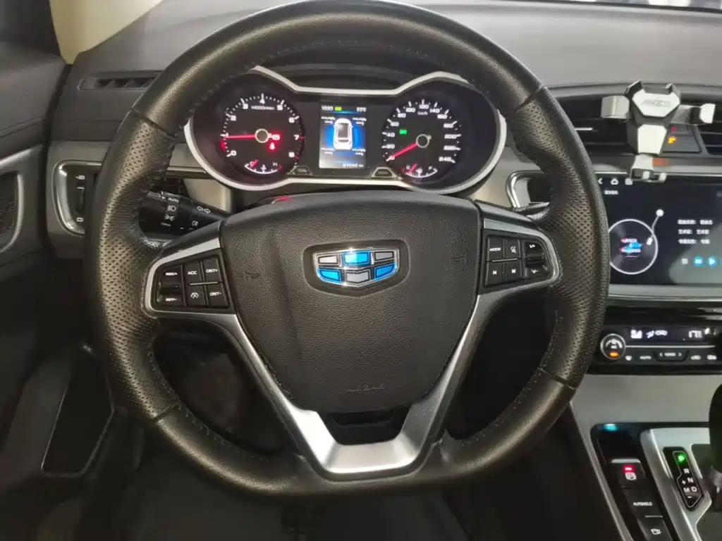 Geely Emgrand GS 2018 — фото 11