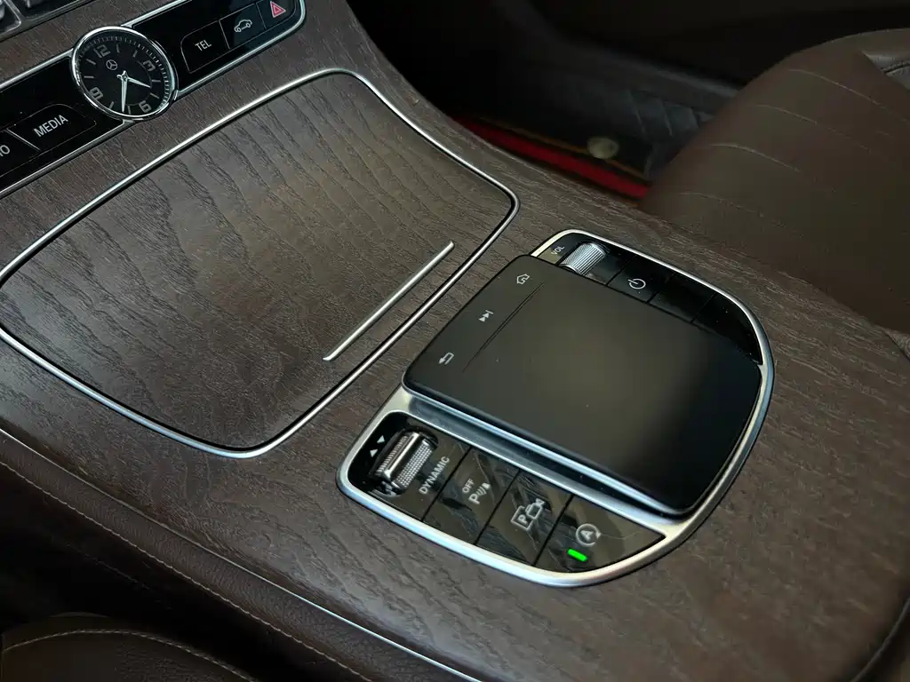 Mercedes-Benz E-Class 2018 — фото 13