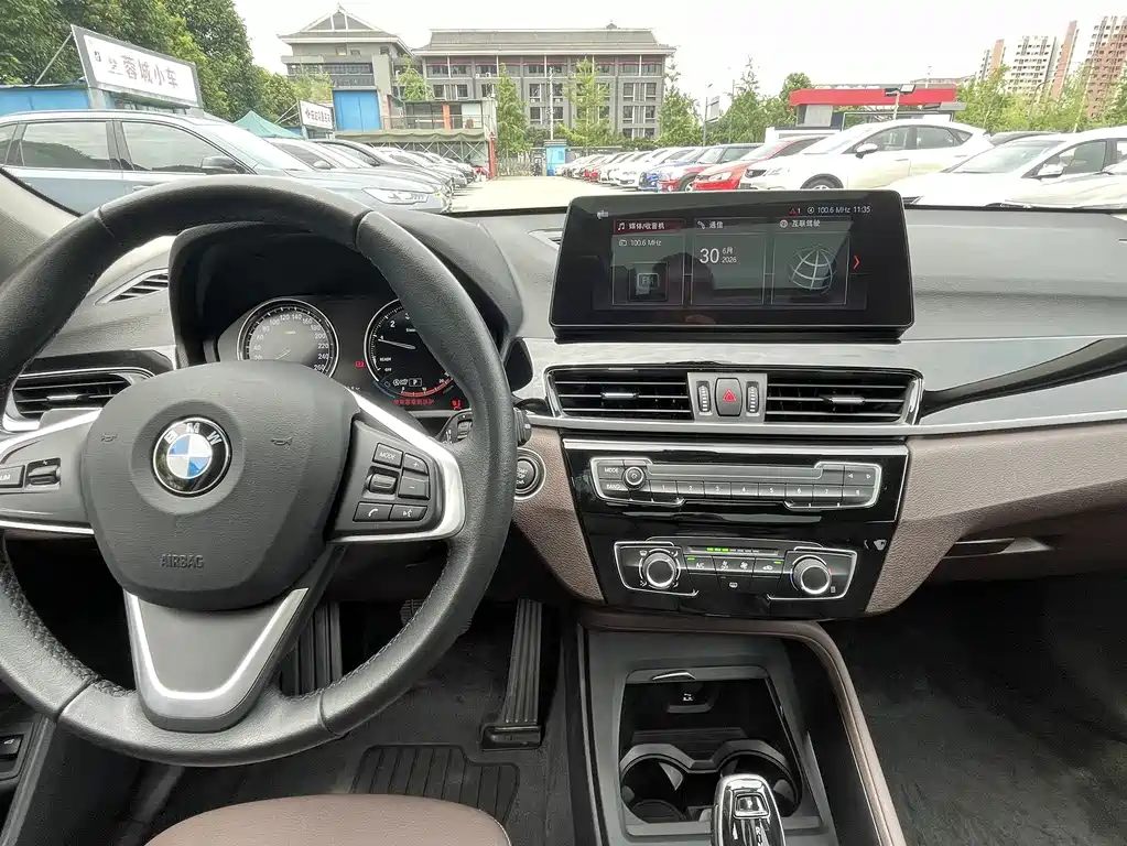 BMW X1 2022 — фото 14