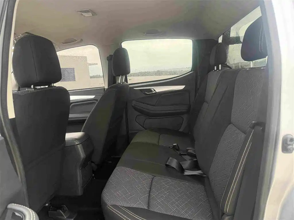 Isuzu RE-MAX 2022
