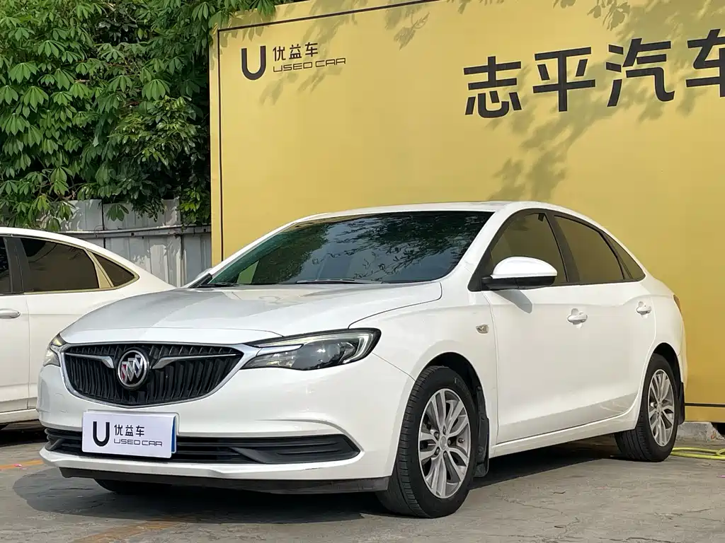 Buick Excelle 2018 — фото 1