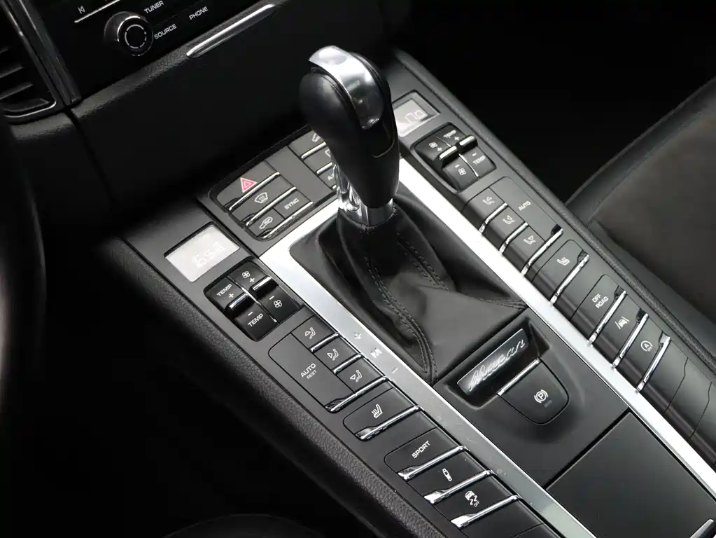 Porsche Macan 2016 — фото 13