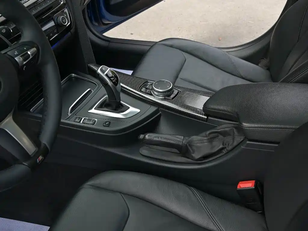 BMW 3 Series 2017 — фото 15