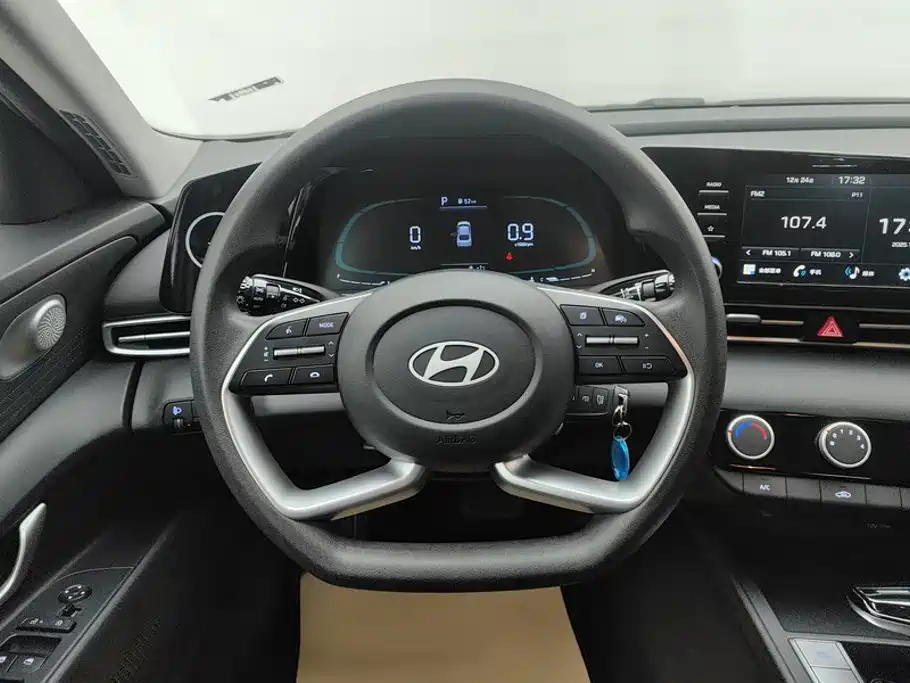 Hyundai Elantra 2024 — фото 15