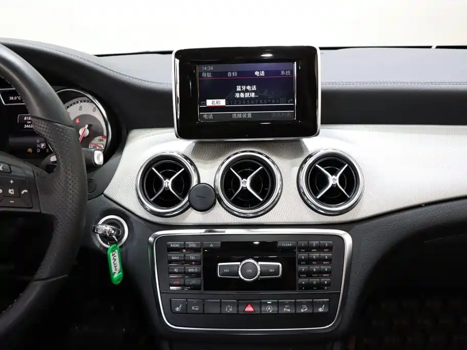 Mercedes-Benz GLA 2015 — фото 14
