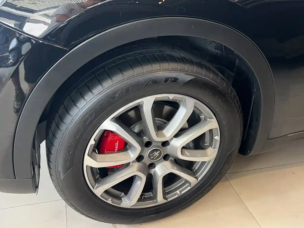 Maserati Levante 2021
