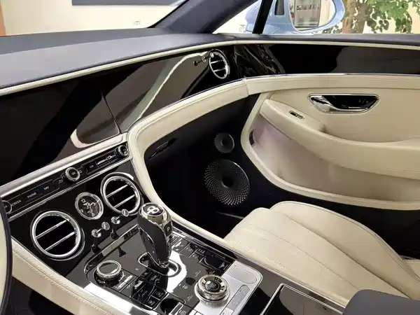 Bentley Continental Plug-In Hybrid 2026