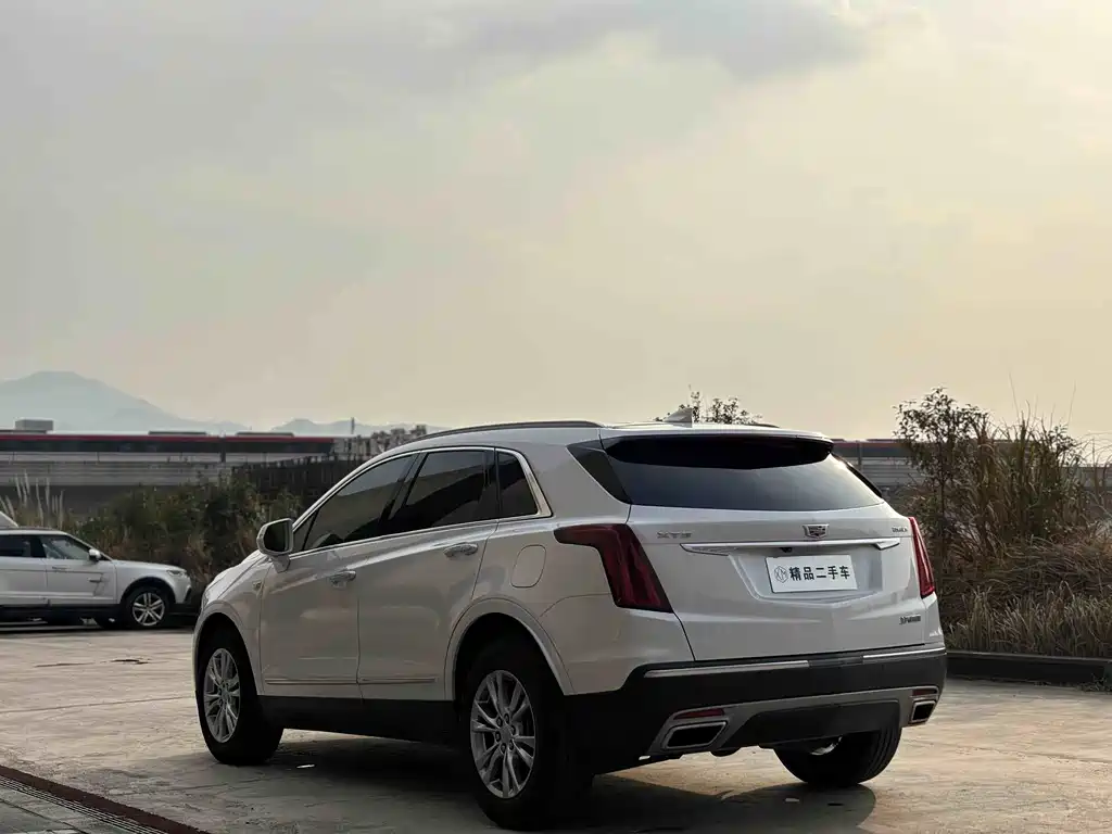 Cadillac XT5 2023 — фото 7
