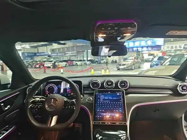Mercedes-Benz C-Class 2024