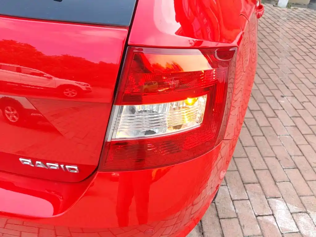 Skoda Rapid Spaceback 2019 — фото 8