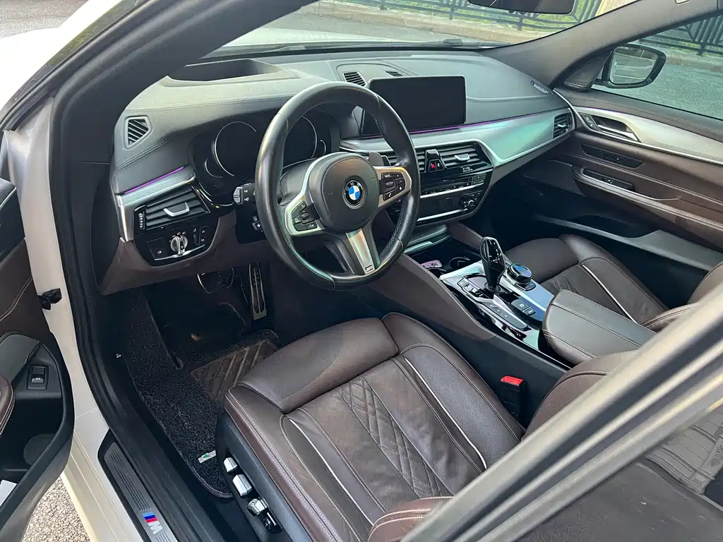 BMW 6 Series GT 2018 — фото 7