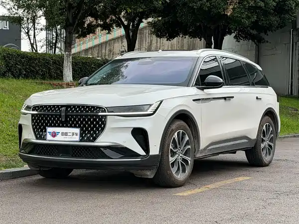 Lincoln Nautilus 2024