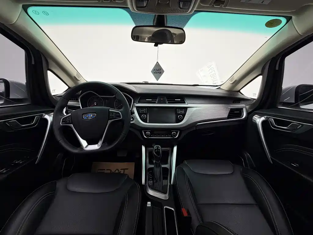 Geely Vision X3 2017 — фото 12