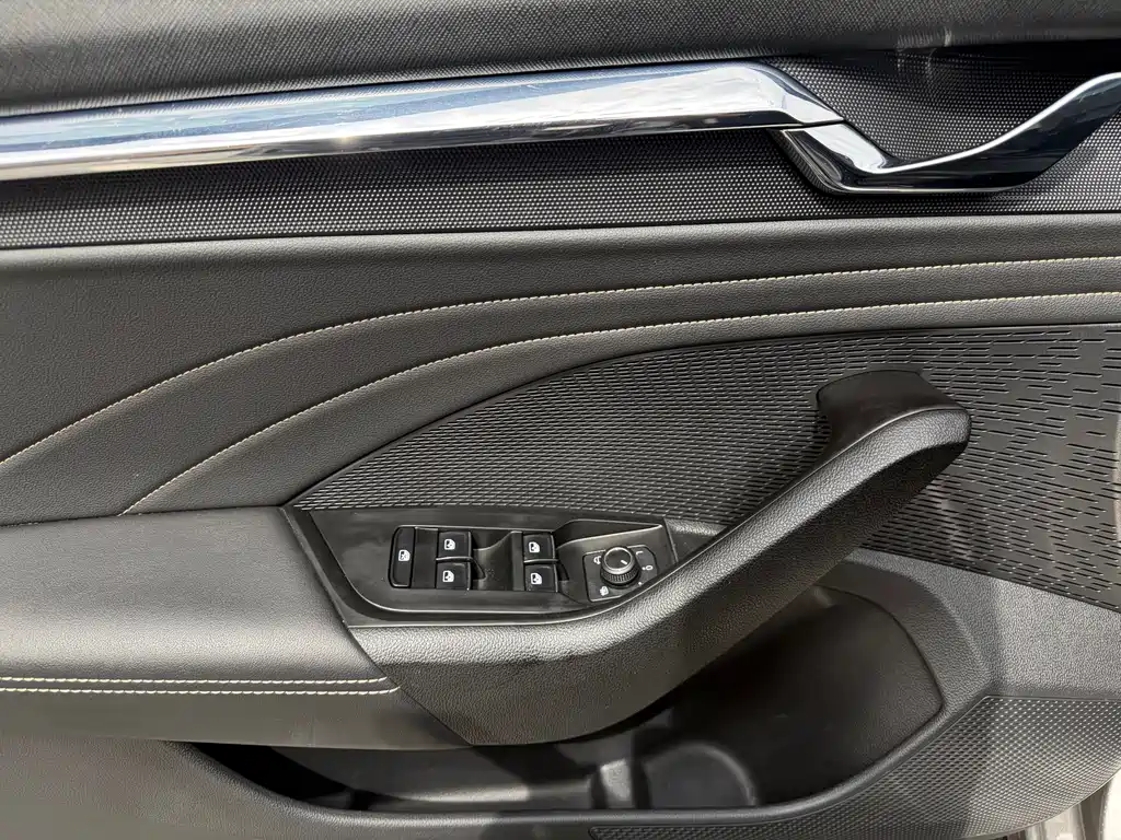 Skoda Octavia 2022 — фото 8