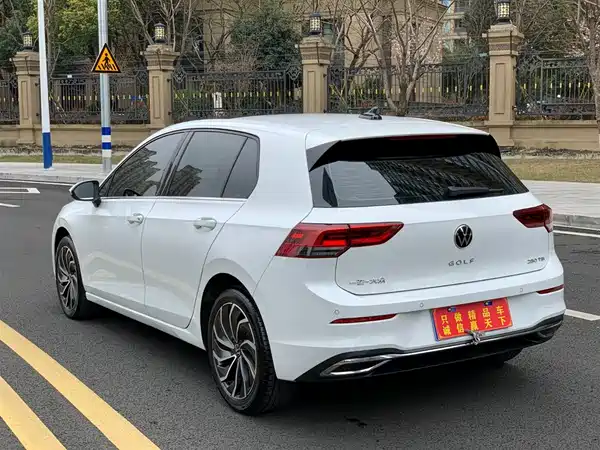 Volkswagen Golf 2023