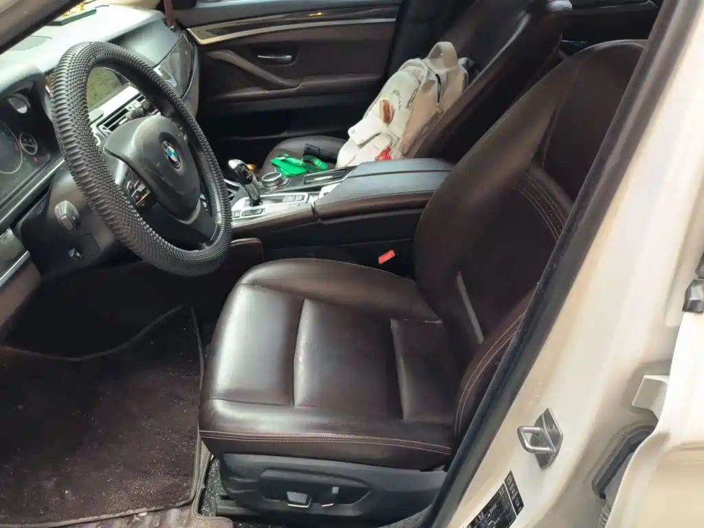 BMW 5 Series 2015 — фото 16