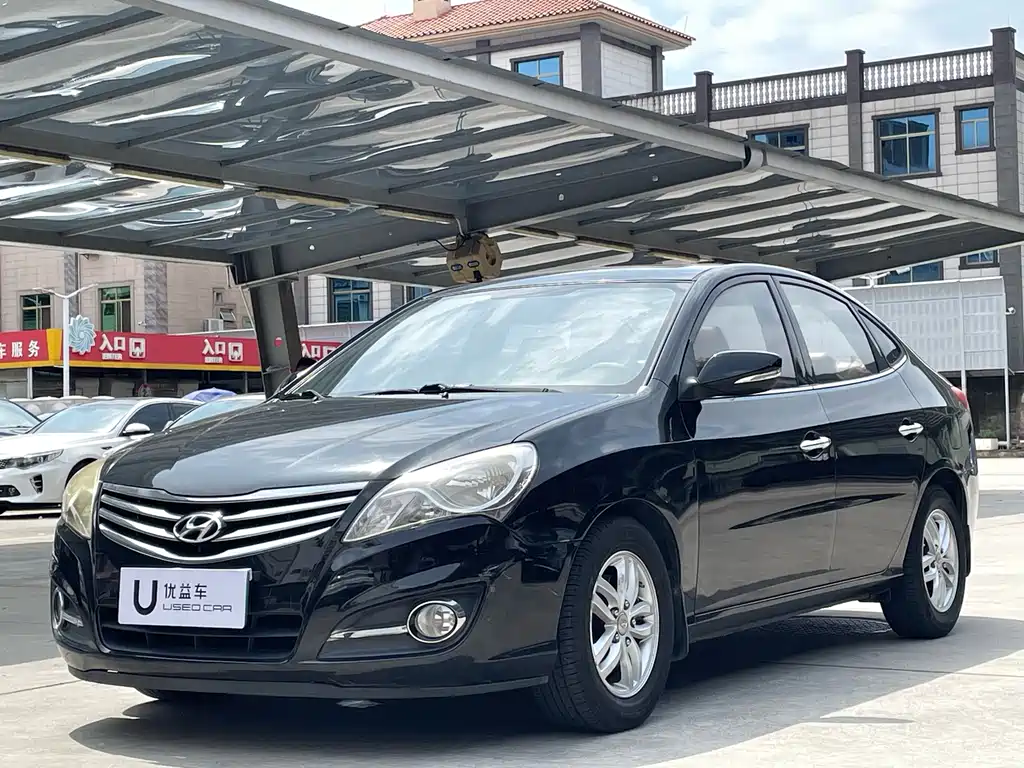 Hyundai Elantra 2013 — фото 1