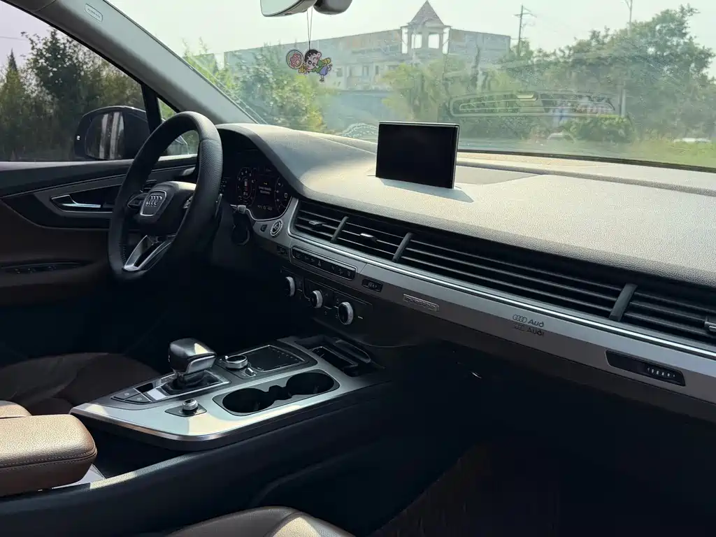Audi Q7 2016 — фото 10