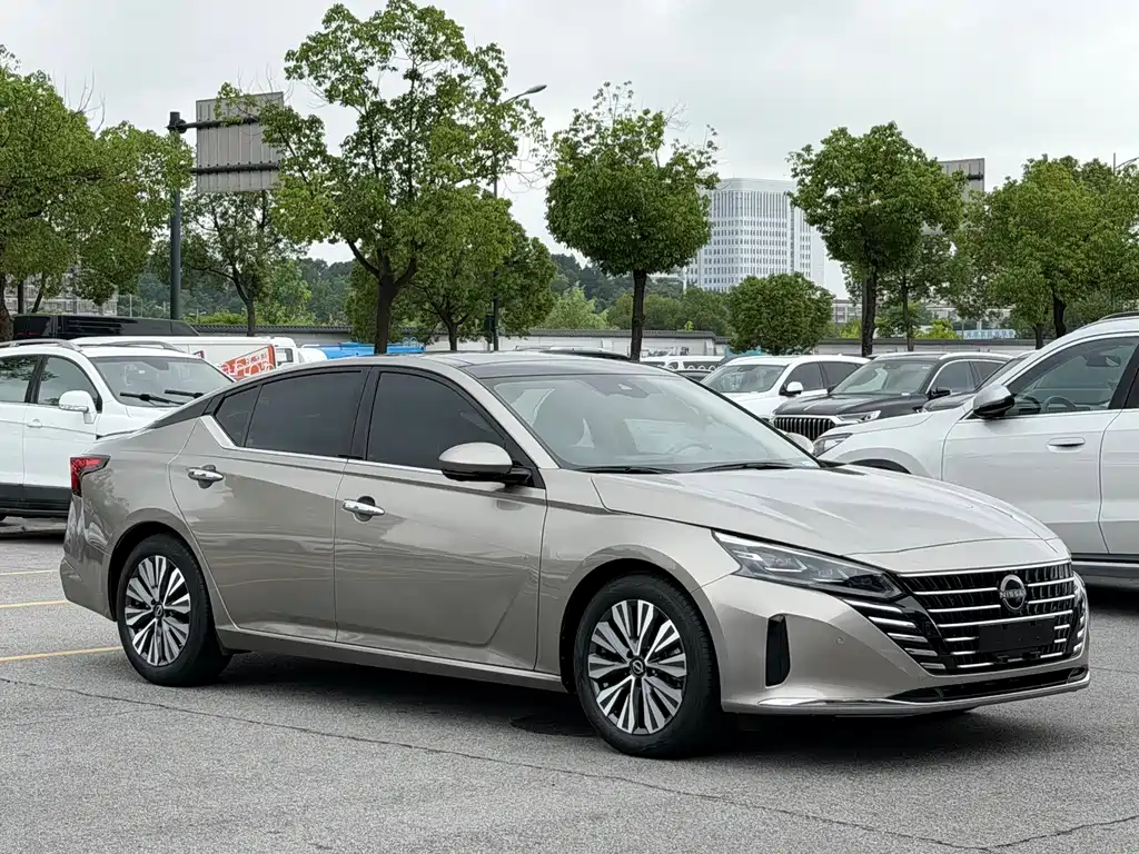 Nissan Teana 2022