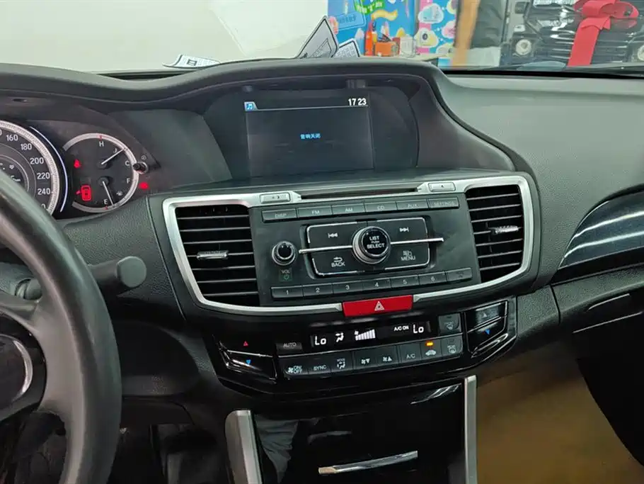 Honda Accord 2016 — фото 13
