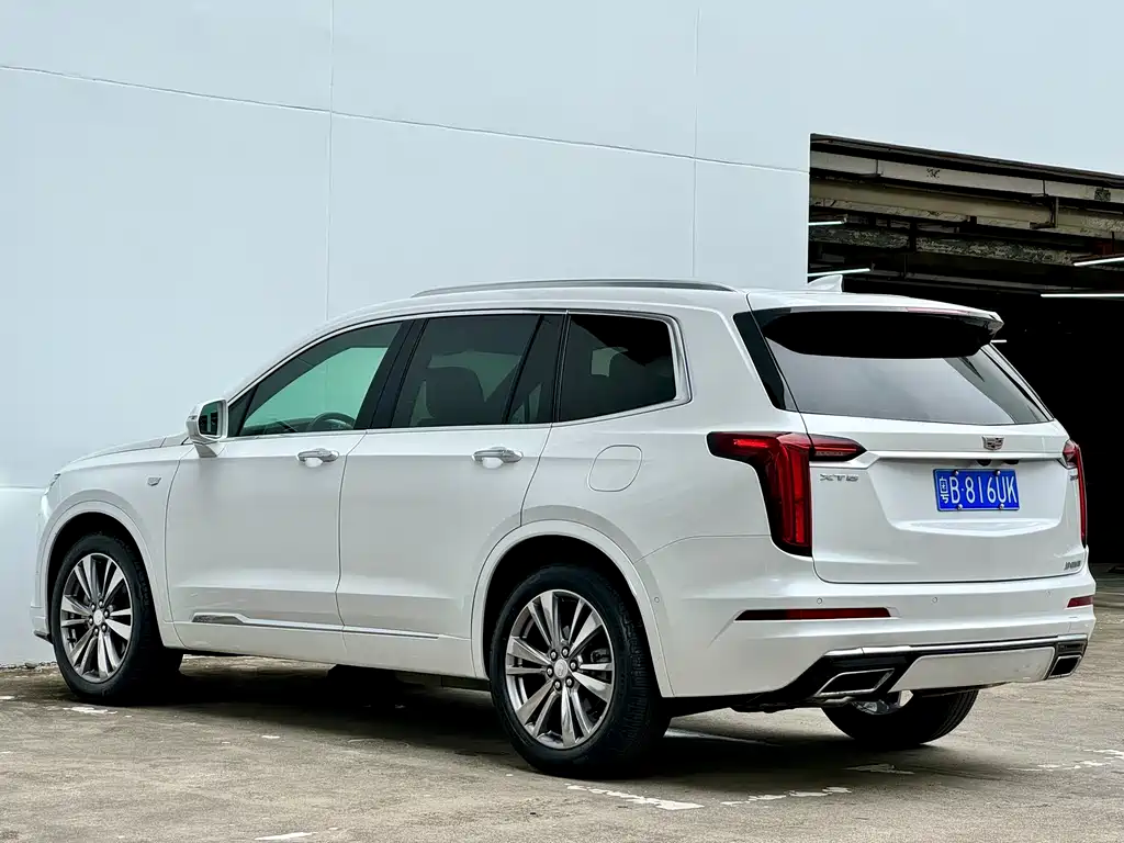 Cadillac XT6 2020 — фото 18