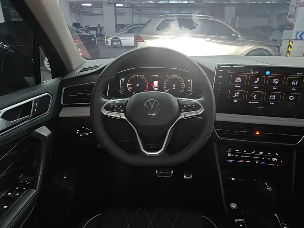 Volkswagen Tiguan L 2025 — фото 11