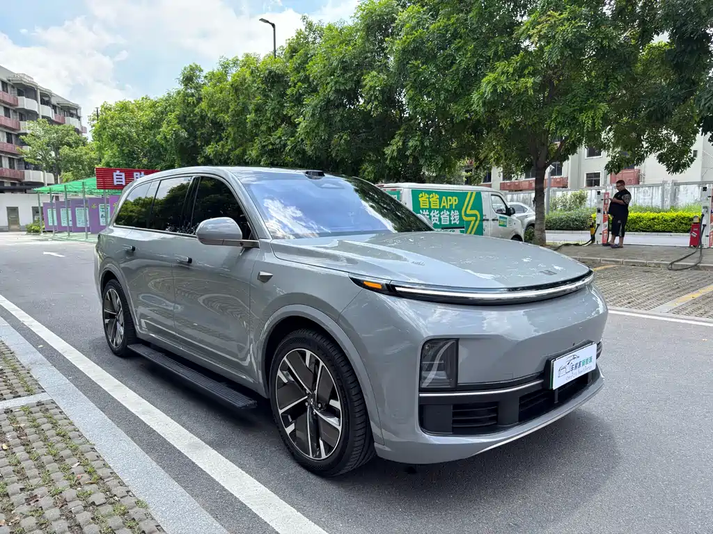 Li Auto Li L9 2025