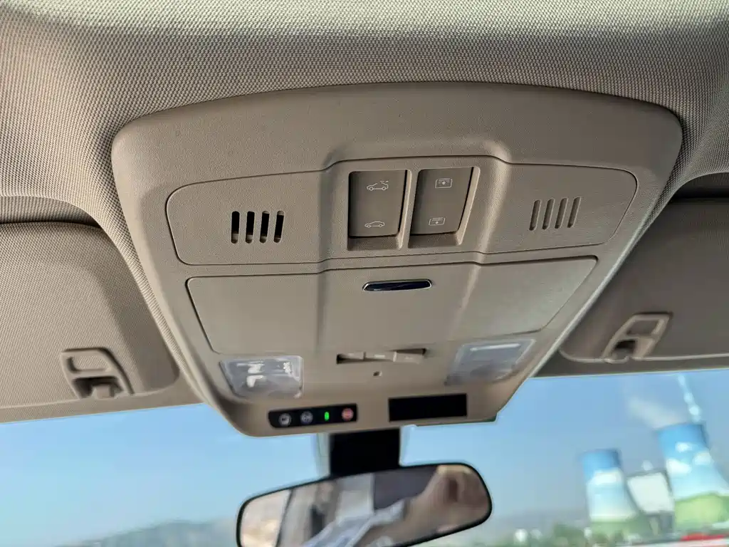 Buick Envision Plus 2017 — фото 15