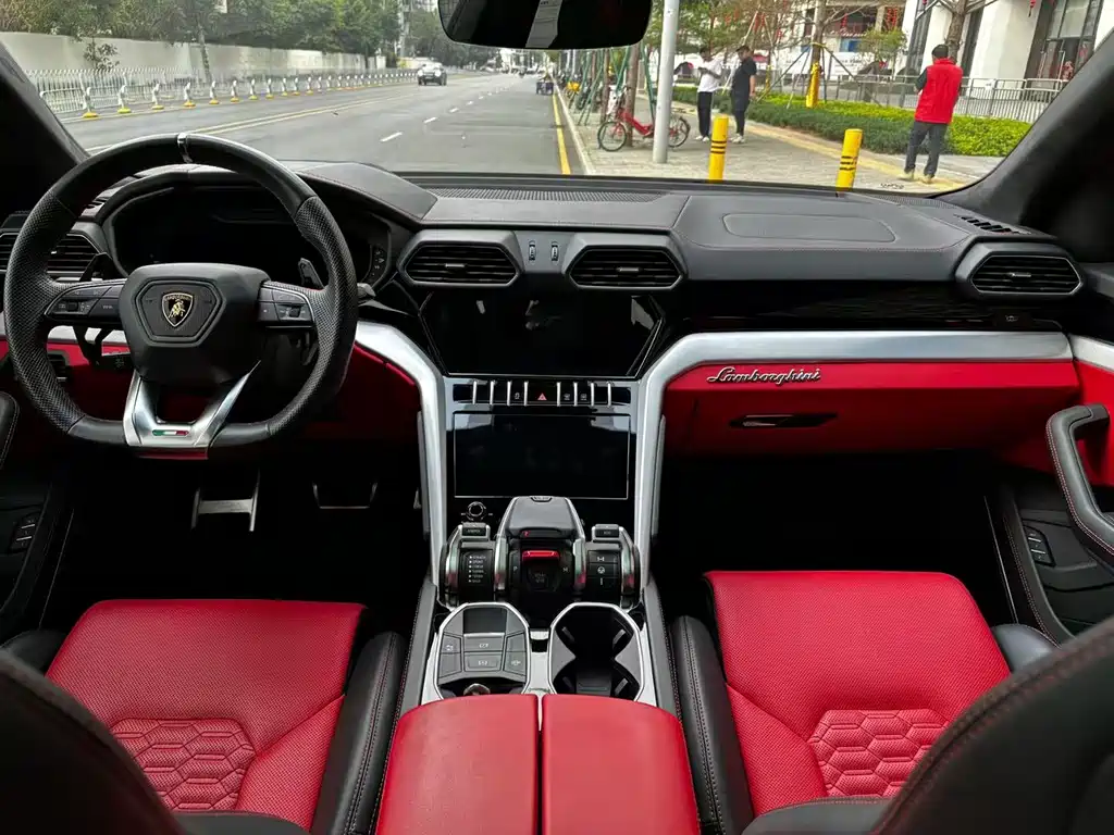 Lamborghini Urus 2021